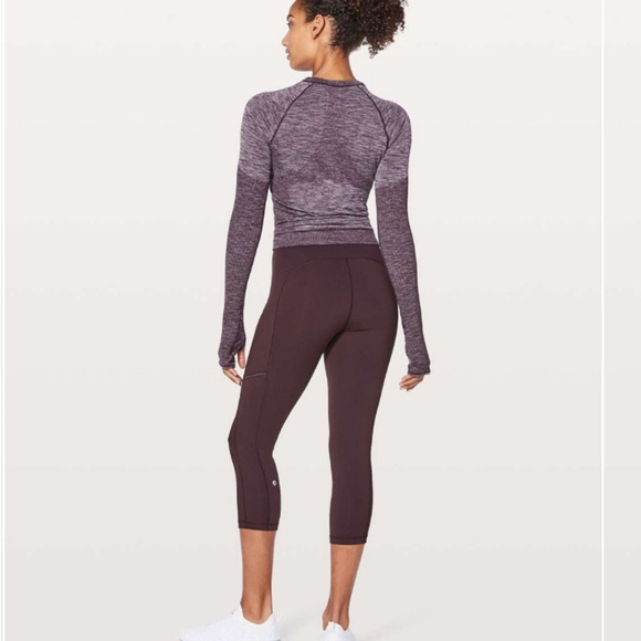 Lululemon Speed Up Crop 21"
Merlot - Picture 2 of 5